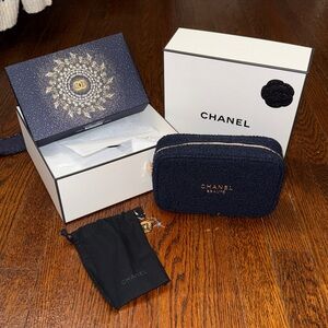 ✨Chanel✨ Gift Bag and Box Set inc pouch with charm.